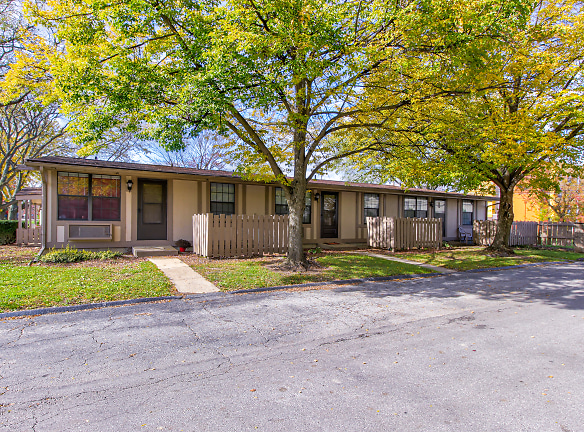 Ivywood Apartments - Bowling Green, OH