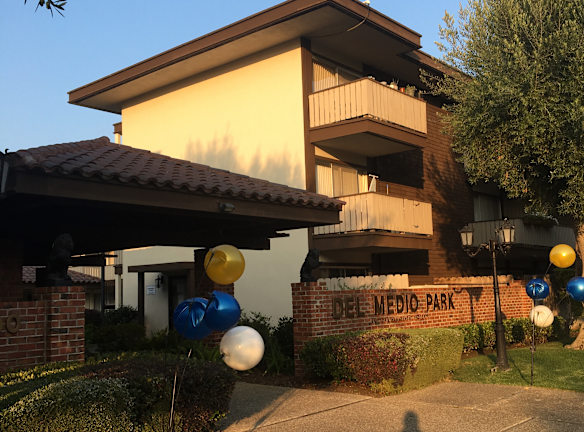 Del Medio Park Apartments - Mountain View, CA