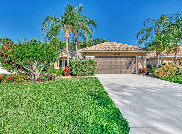 4600 Deer Trail Blvd - Sarasota, FL