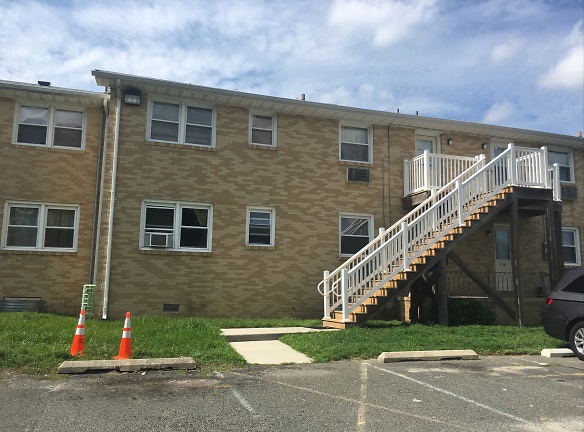 Woodcrest Apartments - Egg Harbor Township, NJ