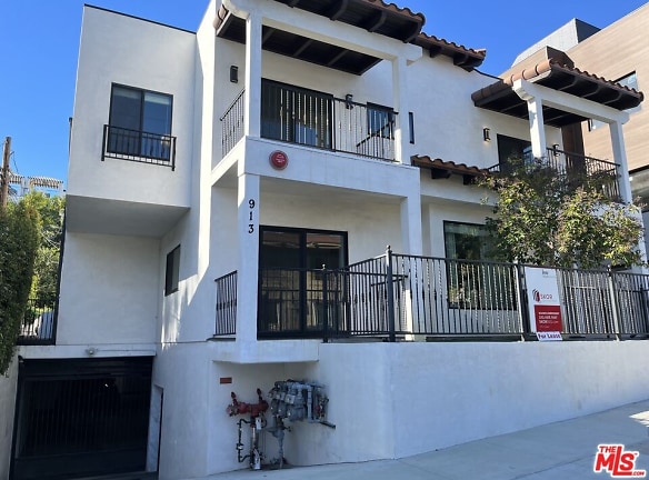 913 Hilldale Ave #2 - West Hollywood, CA