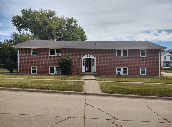413 S 2nd St - Knoxville, IA