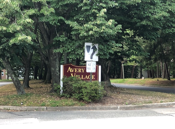 Avery Village Apartments - East Patchogue, NY