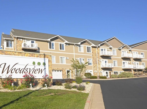 Woodsview Apartments - Janesville, WI