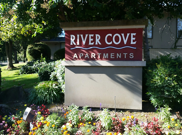 River Cove Apartments - Sacramento, CA