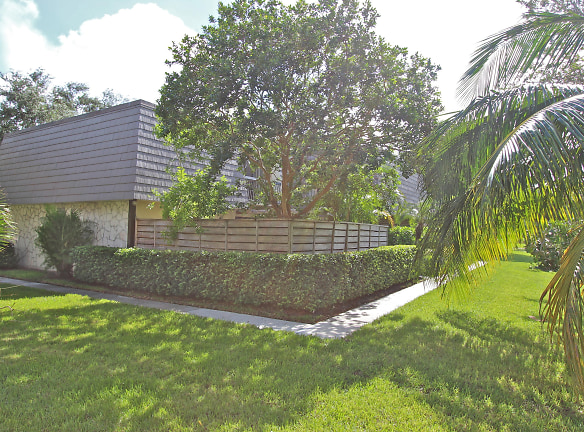 1319 13th Terrace #1319 - Palm Beach Gardens, FL