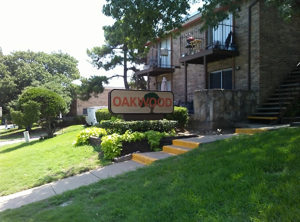 Oakwood Apartments - Dallas, TX