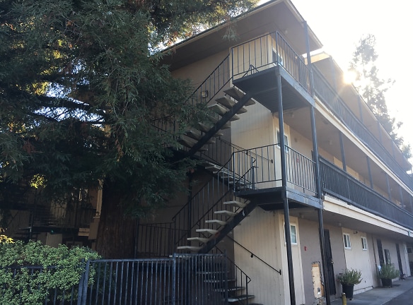 Polly Ana Apartments - Redwood City, CA
