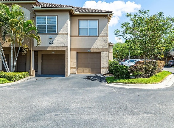 1048 Normandy Trace Rd #1048 - Tampa, FL