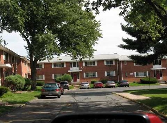 Wickham Gardens Condominiums - East Hartford, CT
