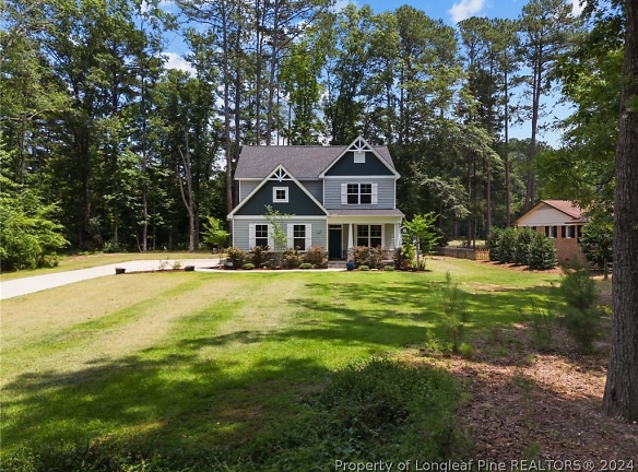 18 Fairway Dr - Whispering Pines, NC