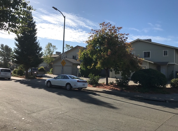 Meadowrock Apartments - Santa Rosa, CA