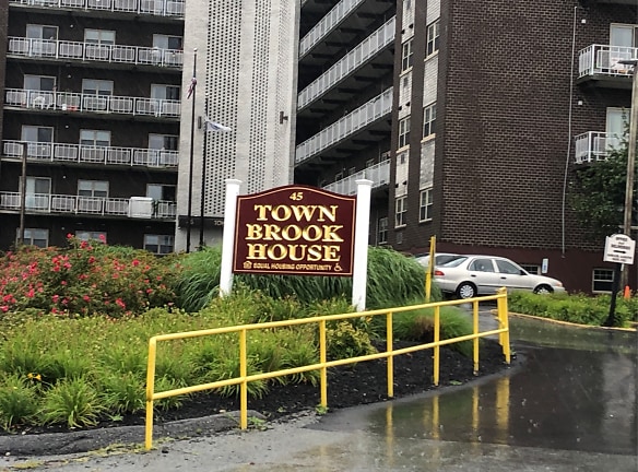 Town Brook House Apartments - Quincy, MA