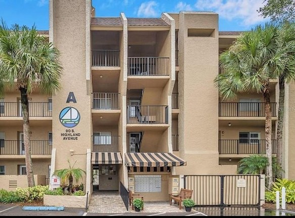 90 S Highland Ave #311 - Tarpon Springs, FL