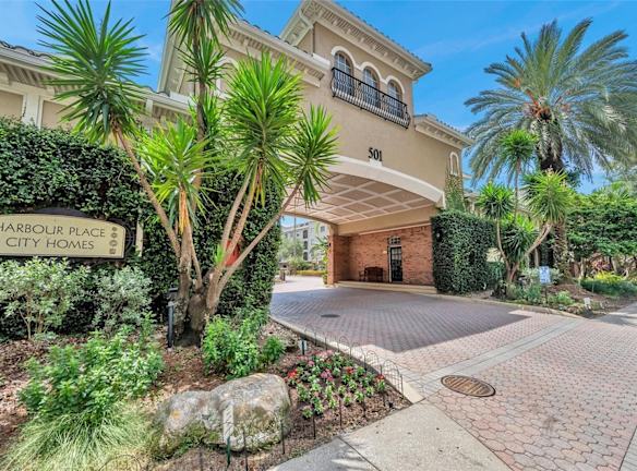 501 Knights Run Ave #1206 - Tampa, FL