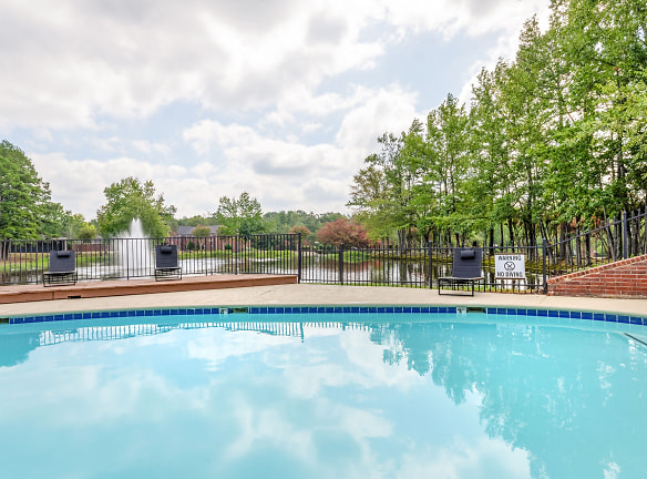 The Waters At Chenal Apartments - Little Rock, AR