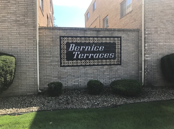Bernice Terraces Apartments - Lansing, IL