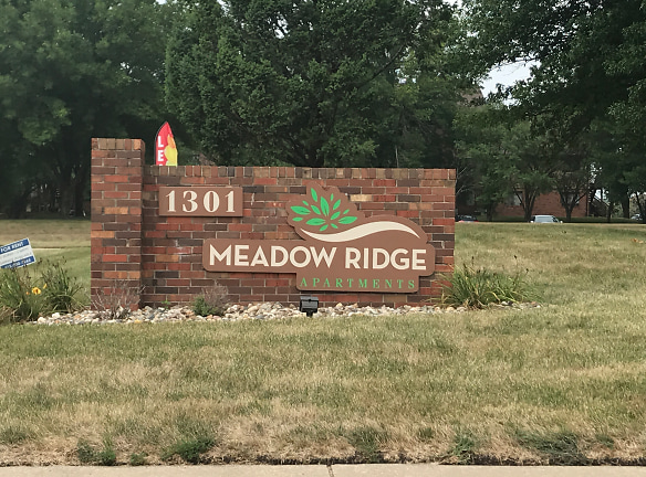Meadow Ridge Apartments - West Des Moines, IA