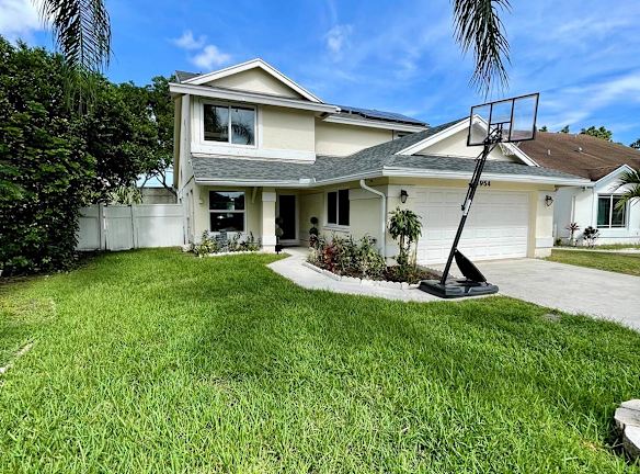 3954 Circle Lake Dr - West Palm Beach, FL