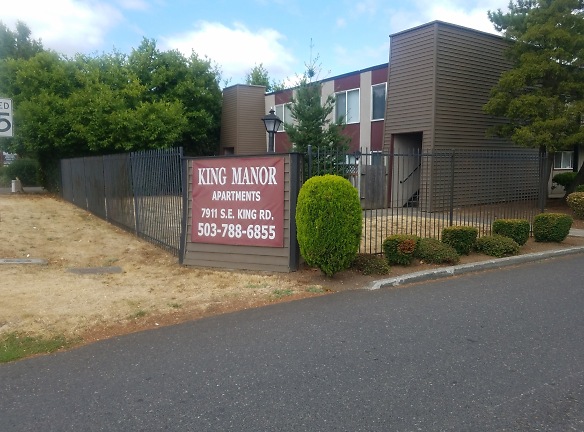 Kings Manor Apartments - Portland, OR