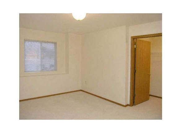 Trails End Apartments - Green Bay, WI