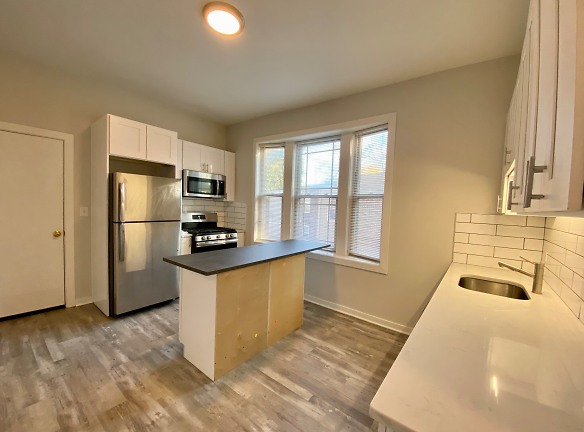 2209 N Campbell Ave unit 1F - Chicago, IL