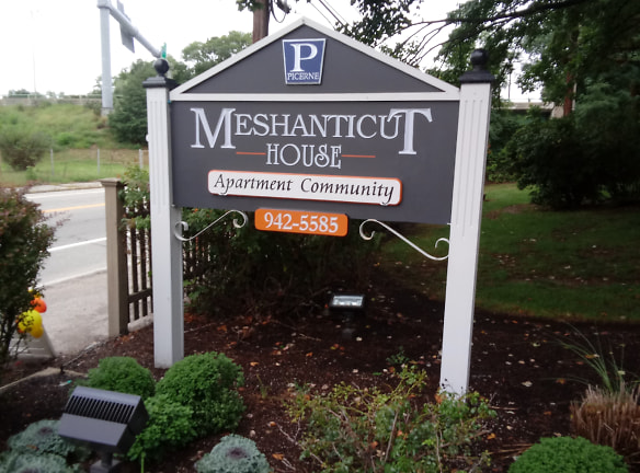 Meshanticut House Apartments - Cranston, RI