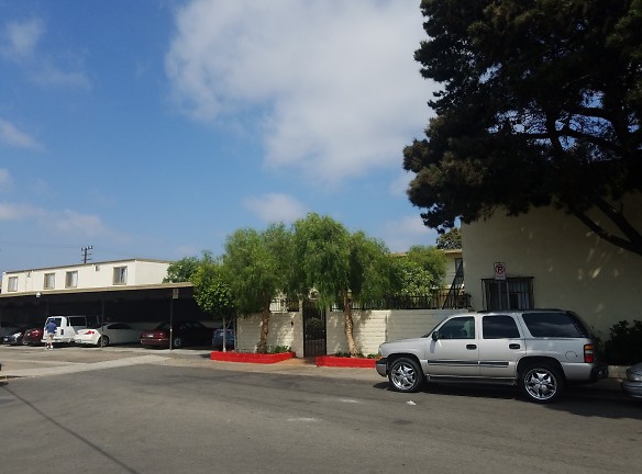 Casa Lobelia Apartments - Oxnard, CA