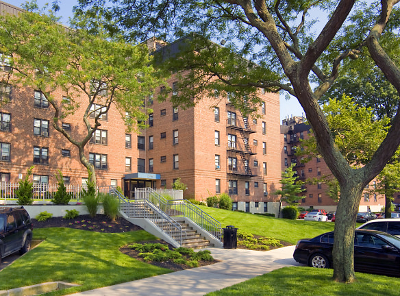 Wavecrest Gardens Apartments - Far Rockaway, NY