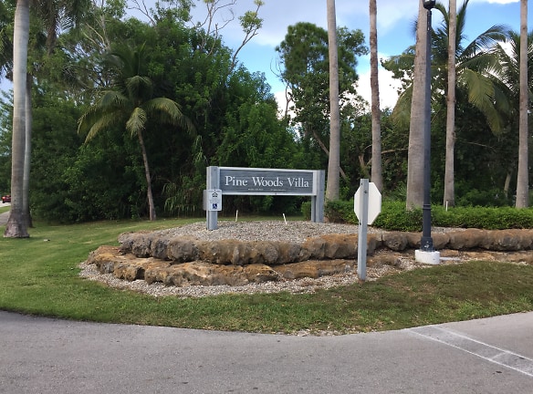 Pine Woods Villa Apartments - Cutler Bay, FL