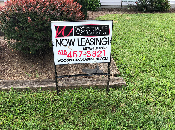 Woodruff Management Apartments - Carbondale, IL