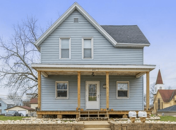 213 S Hubbard St - Horicon, WI