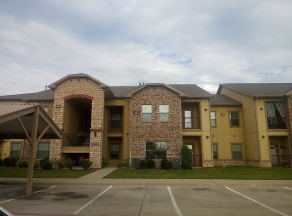 Pioneer Crossing Apartments - Mineral Wells, TX