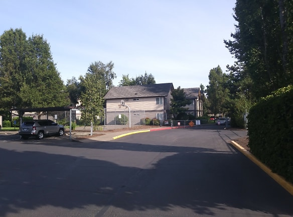 Cloverdale Apartments - Springfield, OR