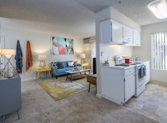 Oakwood Apartments - Stockton, CA