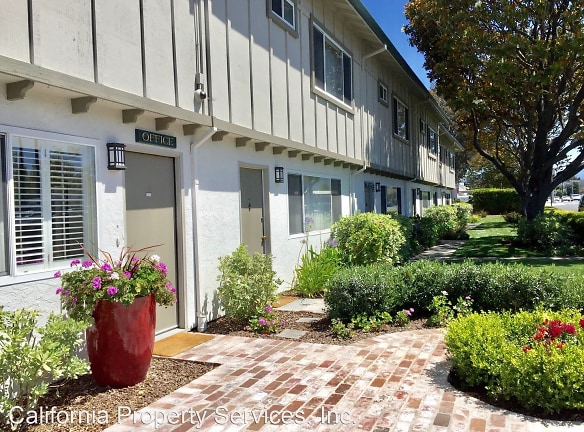 Village Square Townhouses Apartments - Sunnyvale, CA