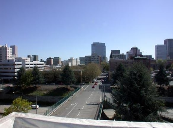 May Apartments - Portland, OR