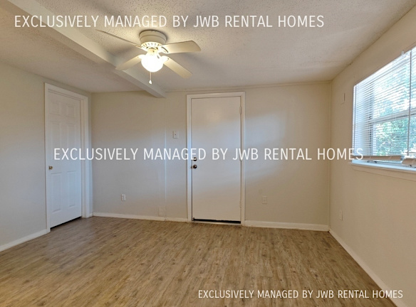 1066 Eastdale St - Jacksonville, FL