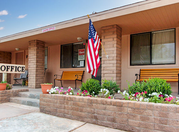 Starlight Court Quad Homes Apartments - Alamogordo, NM