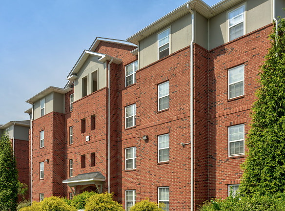 University Landing & Academic Pointe LEASED BY THE BED - Greensboro, NC