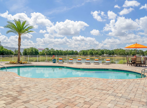 Lakehouse Luxury Apartments - Plant City, FL