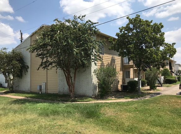 Briar Pointe Apartments - Wharton, TX