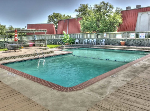 Garden Park Apartments - Greenville, TX