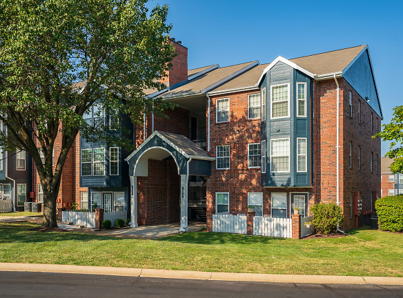 Willowbend Apartments - Chesterfield, MO