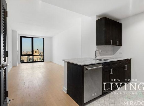 21 West End Ave unit 4313 - New York, NY