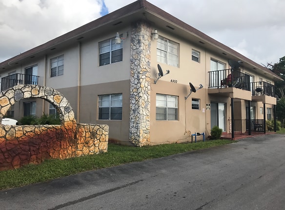 Bellwood Homesite Apartments - Lauderhill, FL