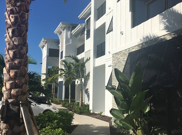Midtown Cape Coral Apartments - Cape Coral, FL