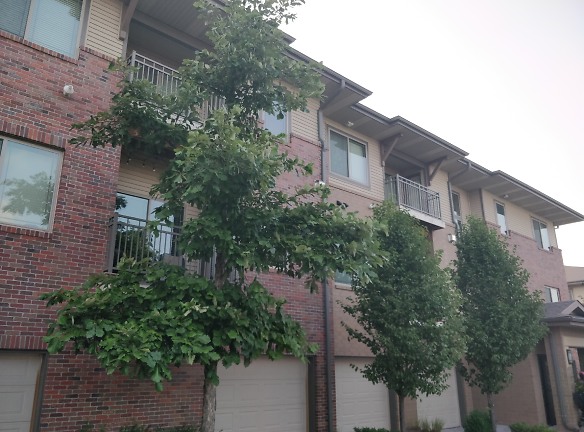 The Village At Mission Pines Apartments - Omaha, NE
