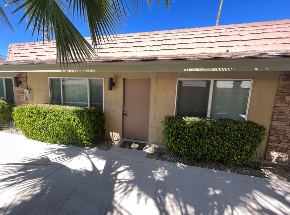 555 S Thornhill Rd - Palm Springs, CA