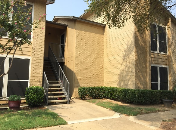 Sawgrass Apartments - Hurst, TX